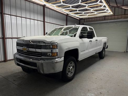 Used 2017 Chevrolet Silverado 2500 W/T AWD/4WD image 3