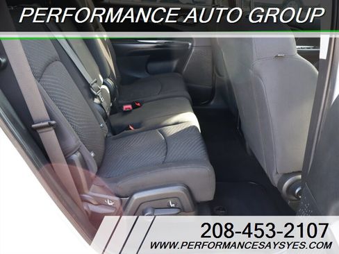Used 2018 Dodge Journey SE image 12