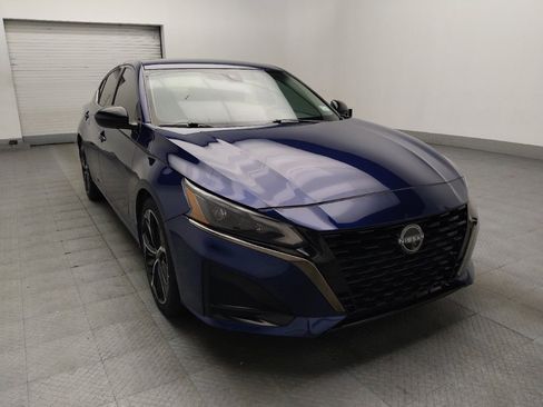 Used 2024 Nissan Altima 2.5 SR FWD image 13