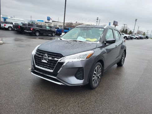 Used 2021 Nissan Kicks SV image 7