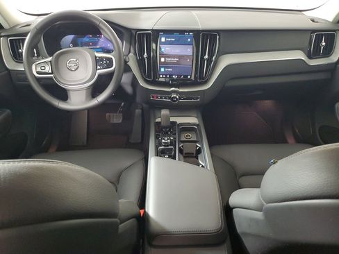 Used 2025 Volvo XC60 B5 Plus image 17