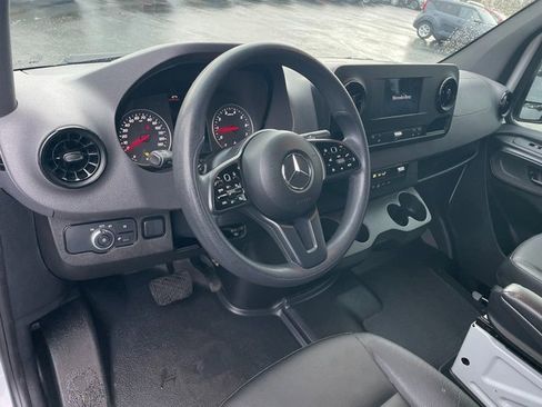 Used 2023 Mercedes-Benz Sprinter 144 Cargo image 11