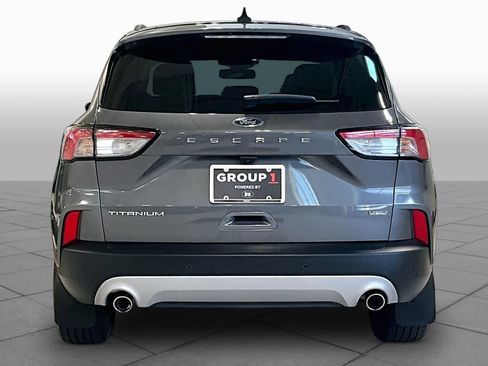Used 2022 Ford Escape Titanium FWD image 5
