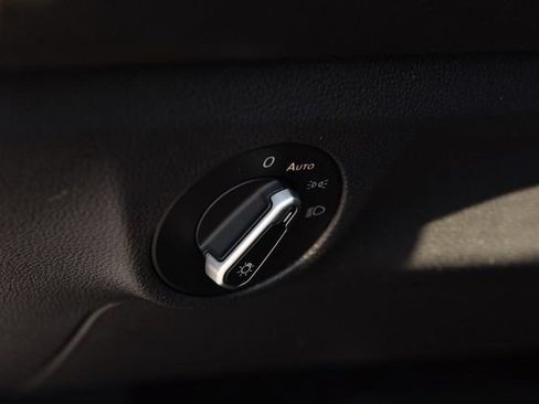 Certified 2023 Volkswagen Jetta SE FWD image 10