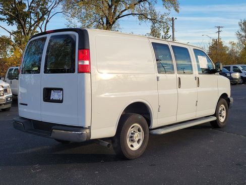 Used 2023 Chevrolet Express 2500 w/ Driver Convenience Package image 4