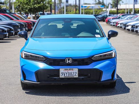 Certified 2025 Honda Civic Sport image 2