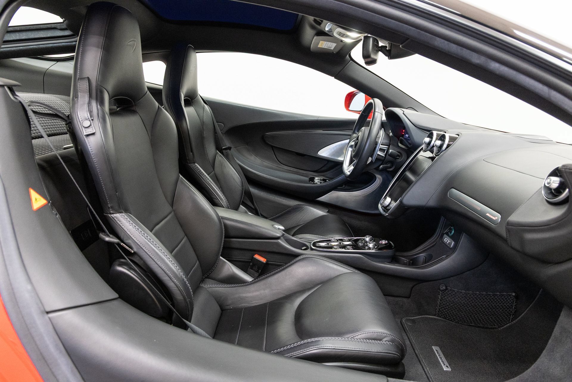 Used 2021 McLaren GT RWD image 15