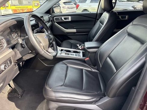 Certified 2022 Ford Explorer XLT w/ Equipment Group 202A RWD image 11