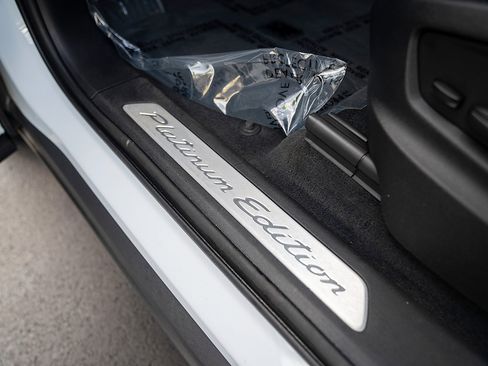 Used 2022 Porsche Cayenne Platinum Edition AWD/4WD image 20