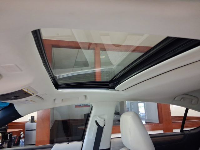 Used 2024 Lexus ES 350 w/ Premium Package FWD image 13