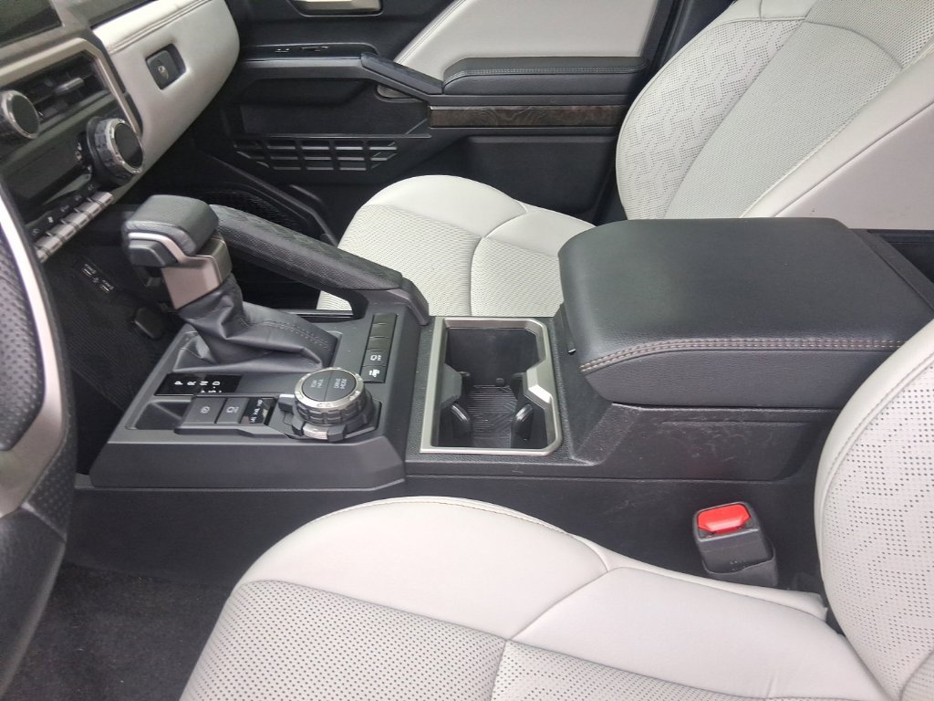 Used 2024 Toyota Tacoma Limited AWD/4WD image 14