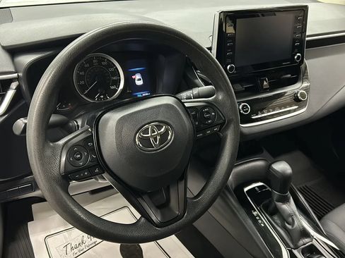 Used 2021 Toyota Corolla LE FWD image 5