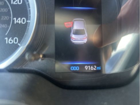 Used 2022 Toyota Corolla LE FWD image 4