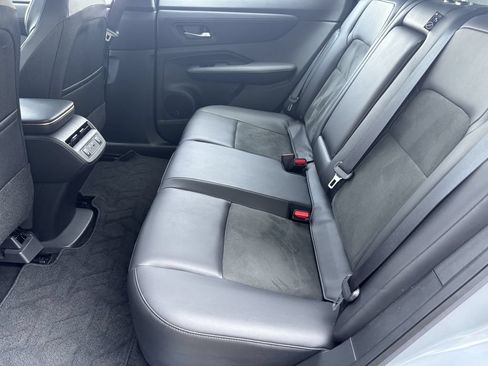 Used 2024 Nissan Ariya AWD image 23