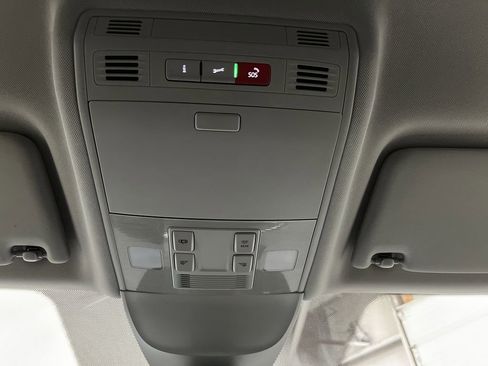 Used 2022 Volkswagen Taos SEL image 24