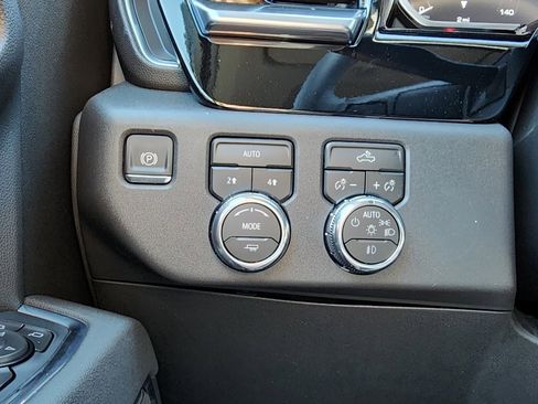 New 2026 GMC Sierra 1500 Elevation image 19