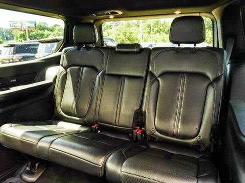 Used 2022 Jeep Wagoneer Series III w/ Premium Group I AWD/4WD image 40