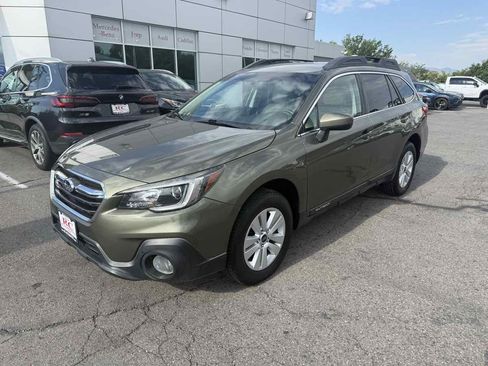 Used 2018 Subaru Outback 2.5i Premium AWD/4WD image 2