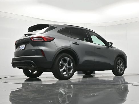 Certified 2025 Ford Escape ST-Line AWD/4WD image 40