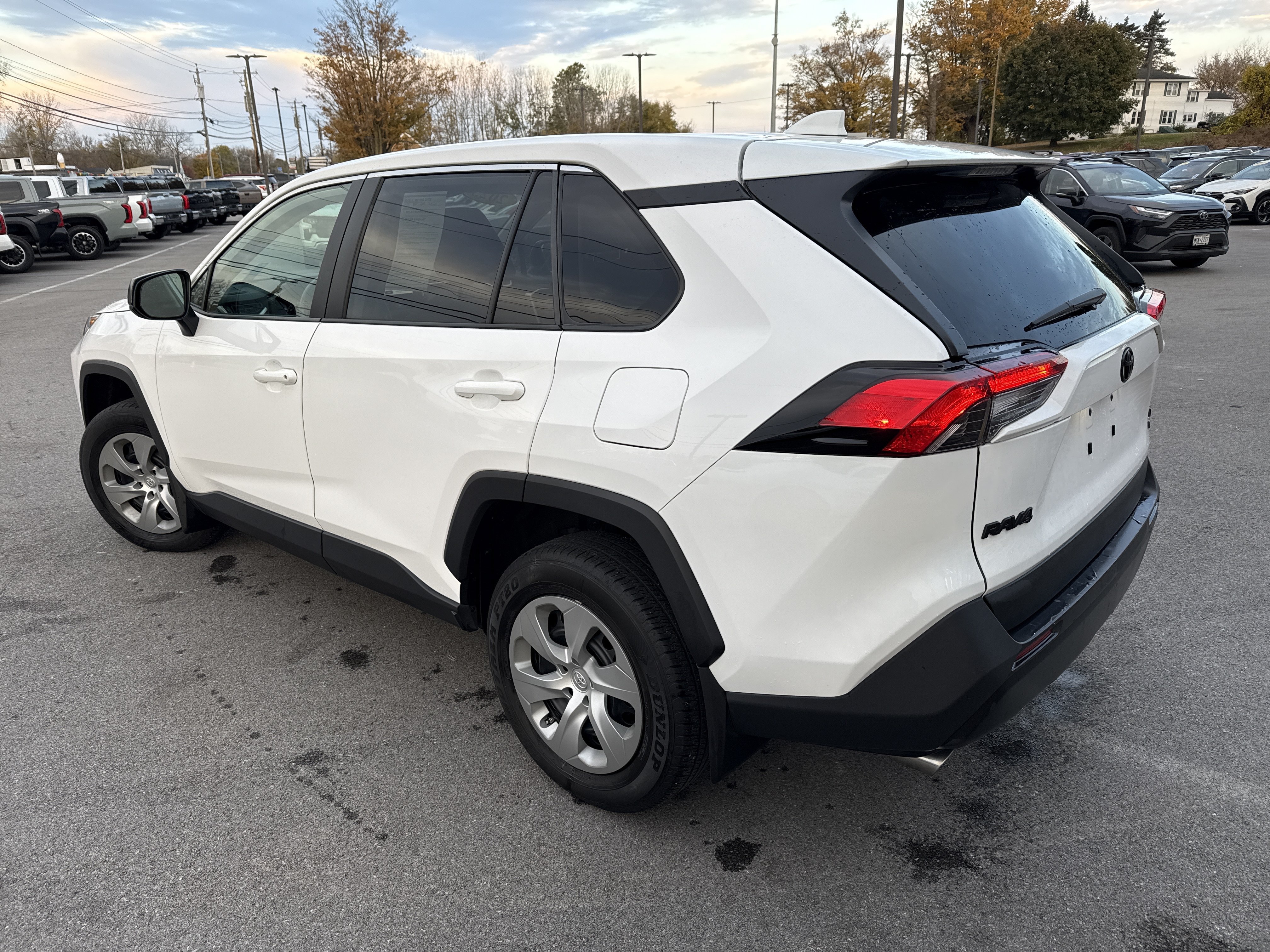 Used 2023 Toyota RAV4 LE AWD/4WD image 8