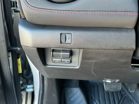 Used 2024 Chevrolet Colorado Z71 w/ Z71 Convenience Package 2 image 13