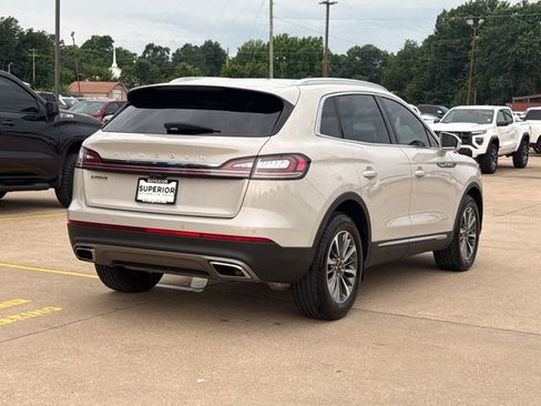 Used 2022 Lincoln Nautilus AWD w/ Premium Package image 3