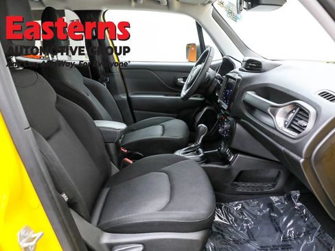 Used 2023 Jeep Renegade Latitude AWD/4WD image 24