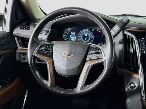 Used 2020 Cadillac Escalade Luxury RWD image 10