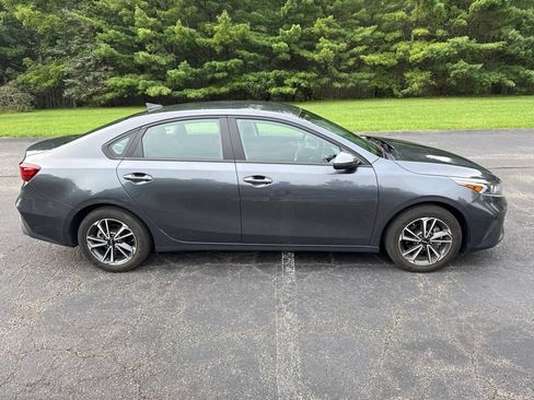 Certified 2023 Kia Forte LXS FWD image 5
