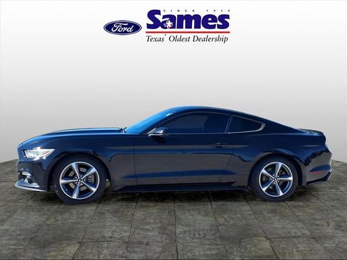 Used 2017 Ford Mustang Coupe image 4