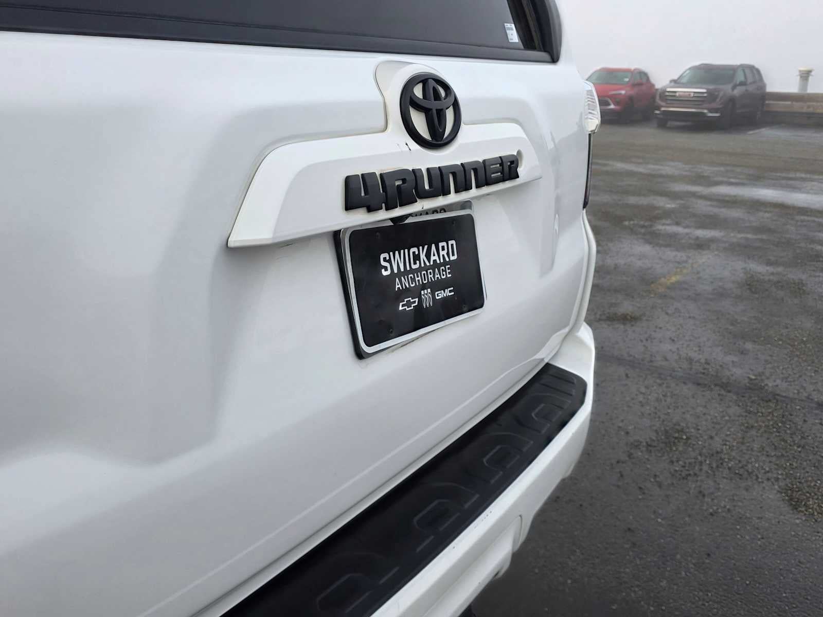Used 2018 Toyota 4Runner SR5 AWD/4WD image 14