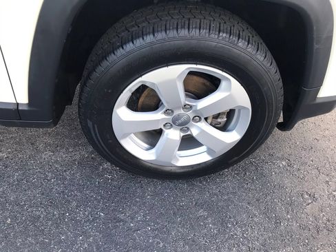 Used 2019 Jeep Compass Latitude w/ Popular Equipment Group AWD/4WD image 44