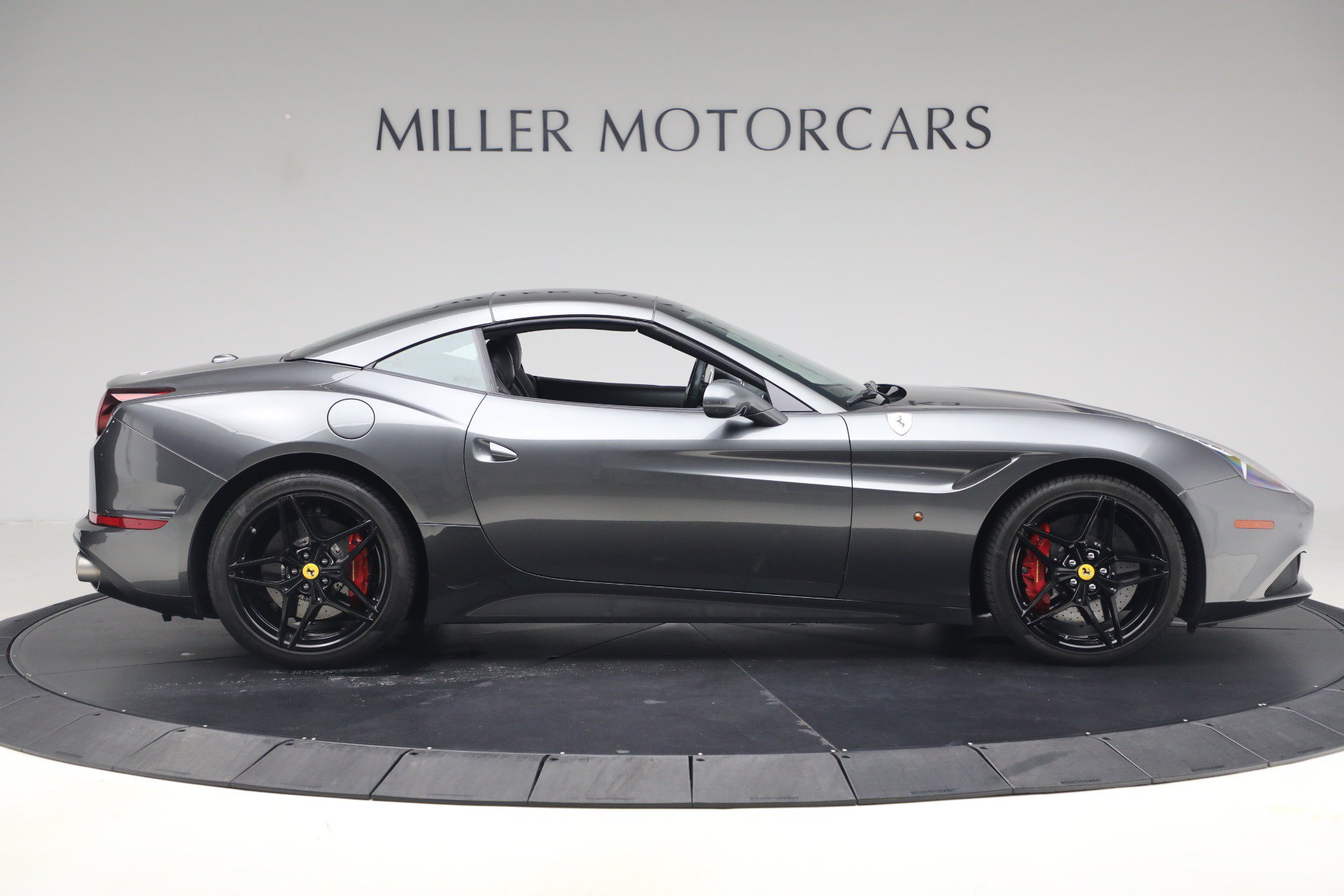 Certified 2015 Ferrari California T RWD image 38