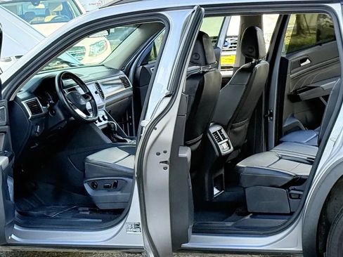 Used 2021 Volkswagen Atlas SE FWD image 18