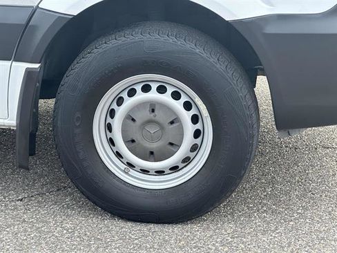 Used 2016 Mercedes-Benz Sprinter 2500 image 7