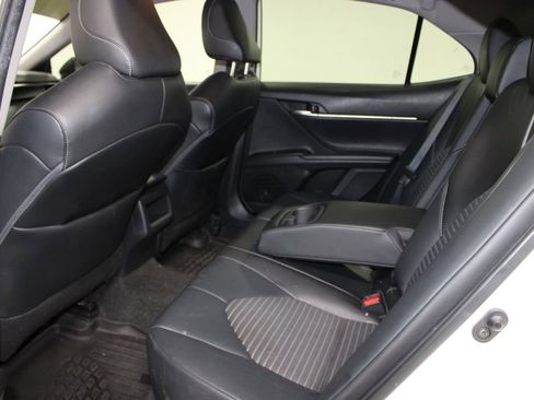 Used 2021 Toyota Camry SE image 17