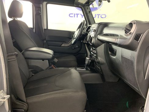 Used 2017 Jeep Wrangler Unlimited Sport w/ Connectivity Group image 38