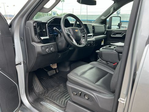 Used 2026 Chevrolet Silverado 2500 LTZ AWD/4WD image 9