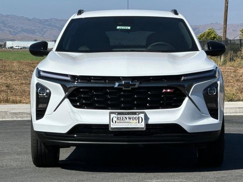 New 2025 Chevrolet Trax RS image 3
