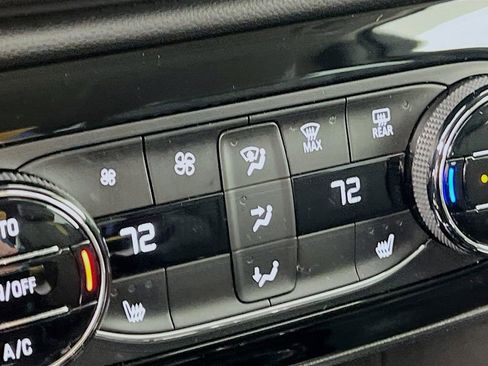 Used 2023 Buick Encore GX Select image 19