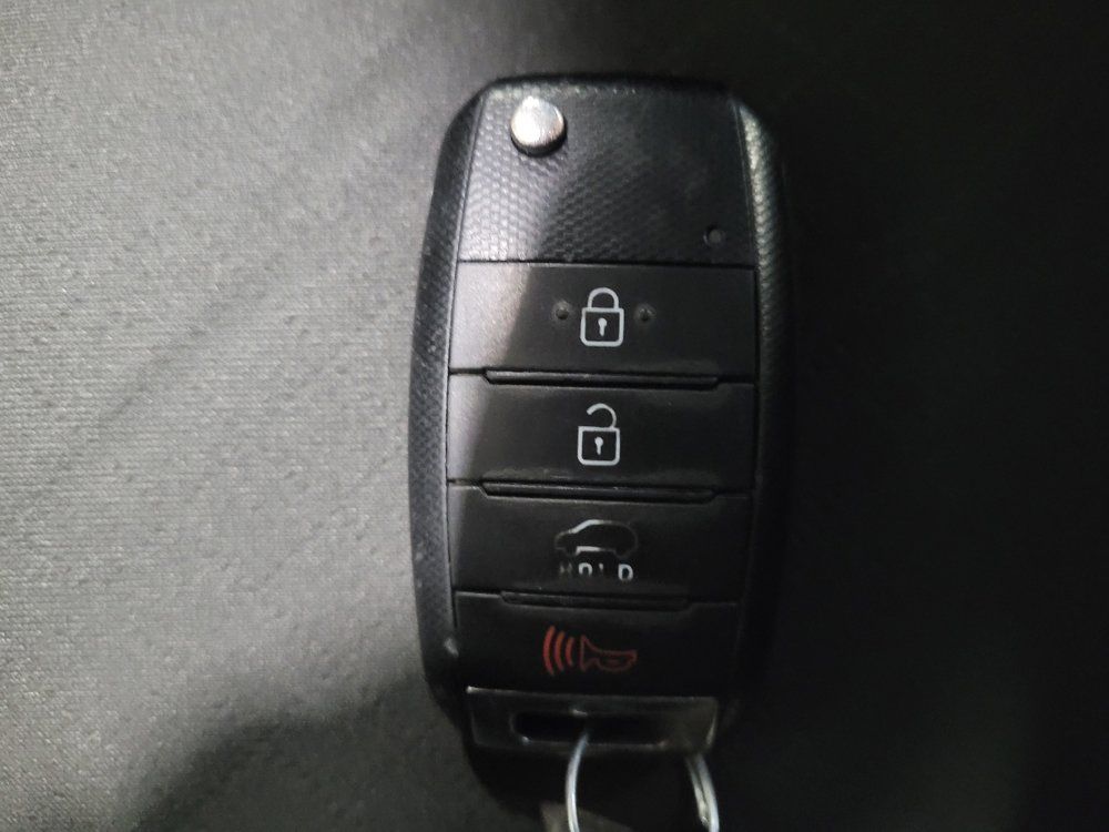 Used 2020 Kia Sorento LX FWD image 32