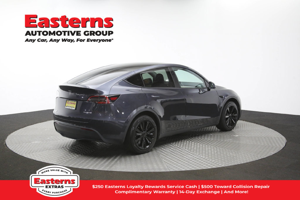 Used 2024 Tesla Model Y Long Range AWD/4WD image 38
