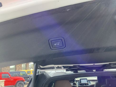 Used 2024 Chevrolet Tahoe High Country w/ Advanced Technology Package image 17