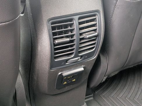 Used 2017 Ford Escape Titanium AWD/4WD image 28