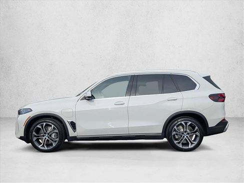 New 2026 BMW X5 xDrive50e image 9