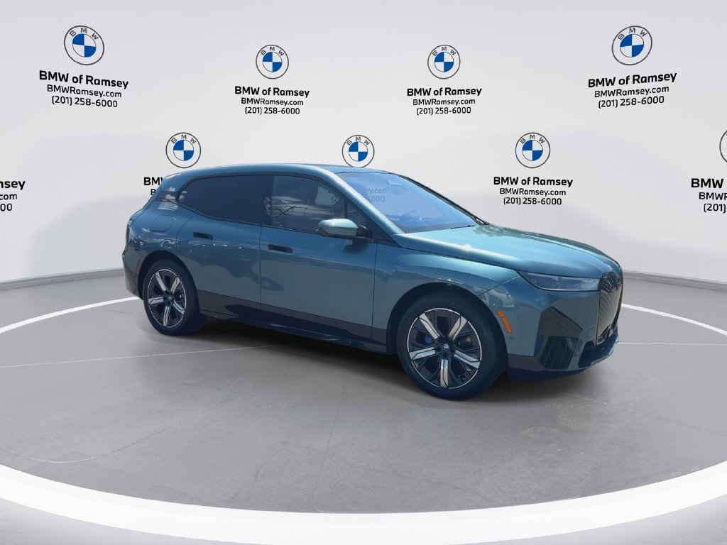 Used 2024 BMW iX xDrive50 w/ Premium Package AWD/4WD image 2