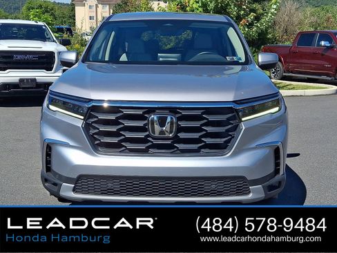Used 2025 Honda Pilot EX-L image 2