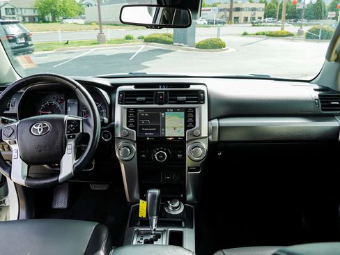 Used 2021 Toyota 4Runner SR5 Premium w/ Moonroof Package AWD/4WD image 30