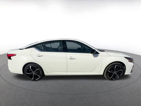 Used 2025 Nissan Altima 2.5 SR image 16