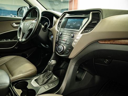 Used 2017 Hyundai Santa Fe Limited image 54